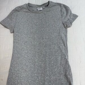 aritzia tna tee